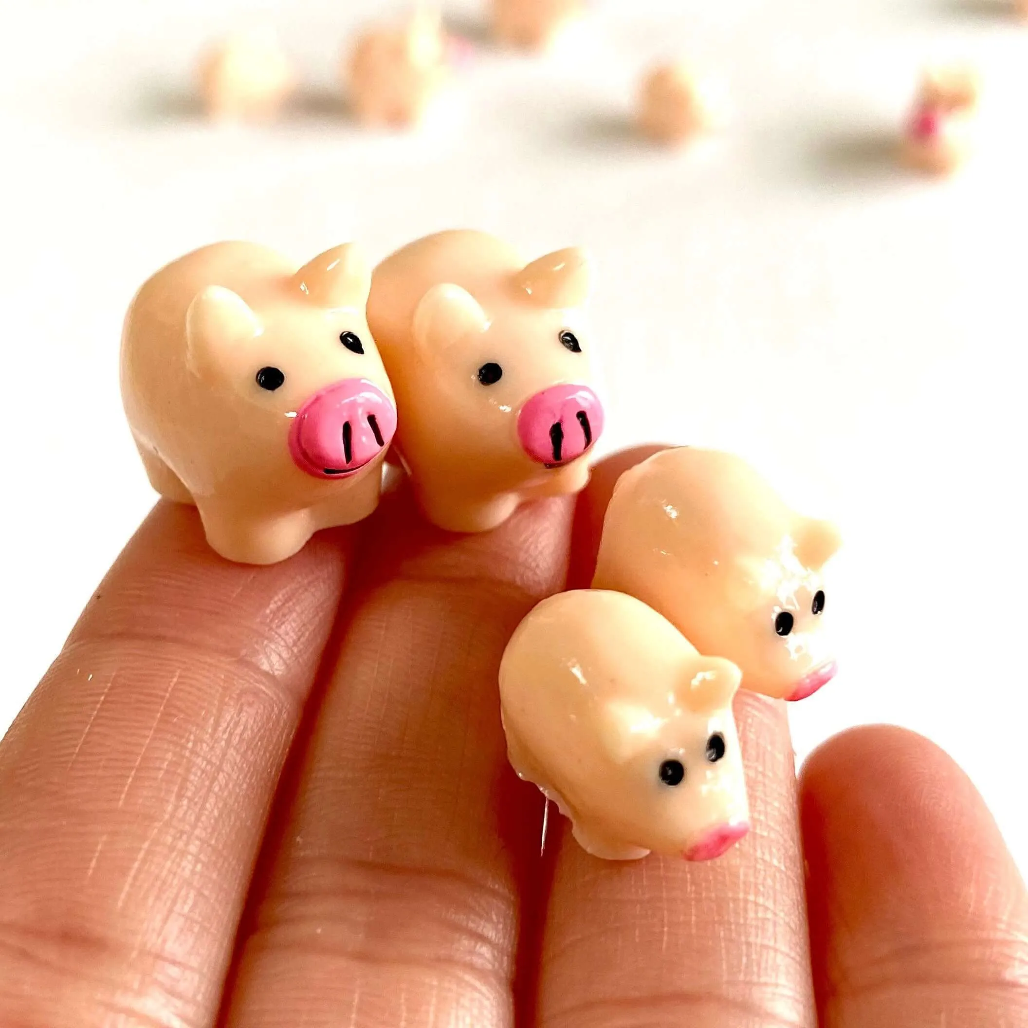 Mini pig figures