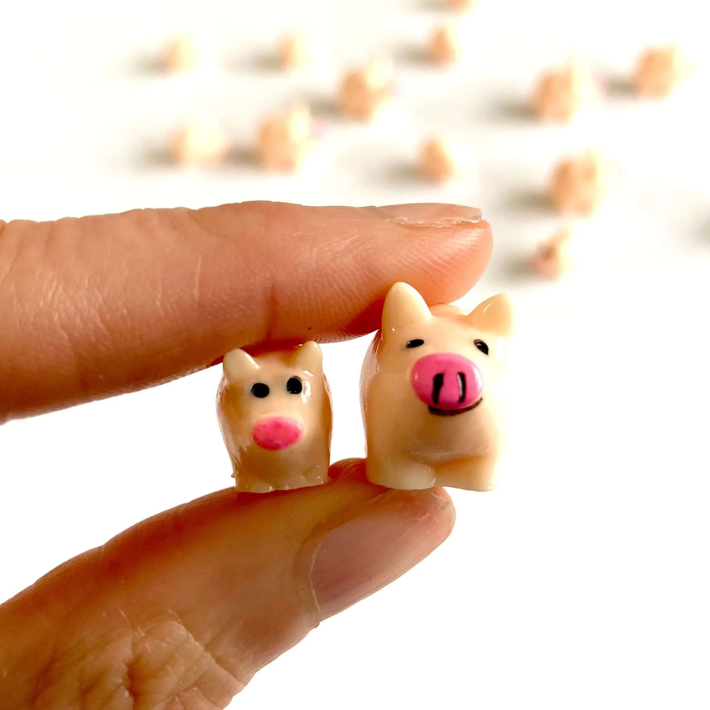 Mini pig figures