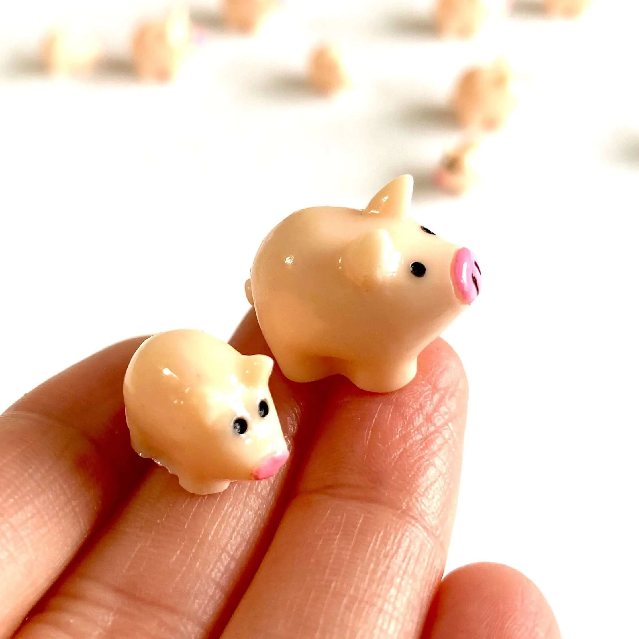 Mini pig figures