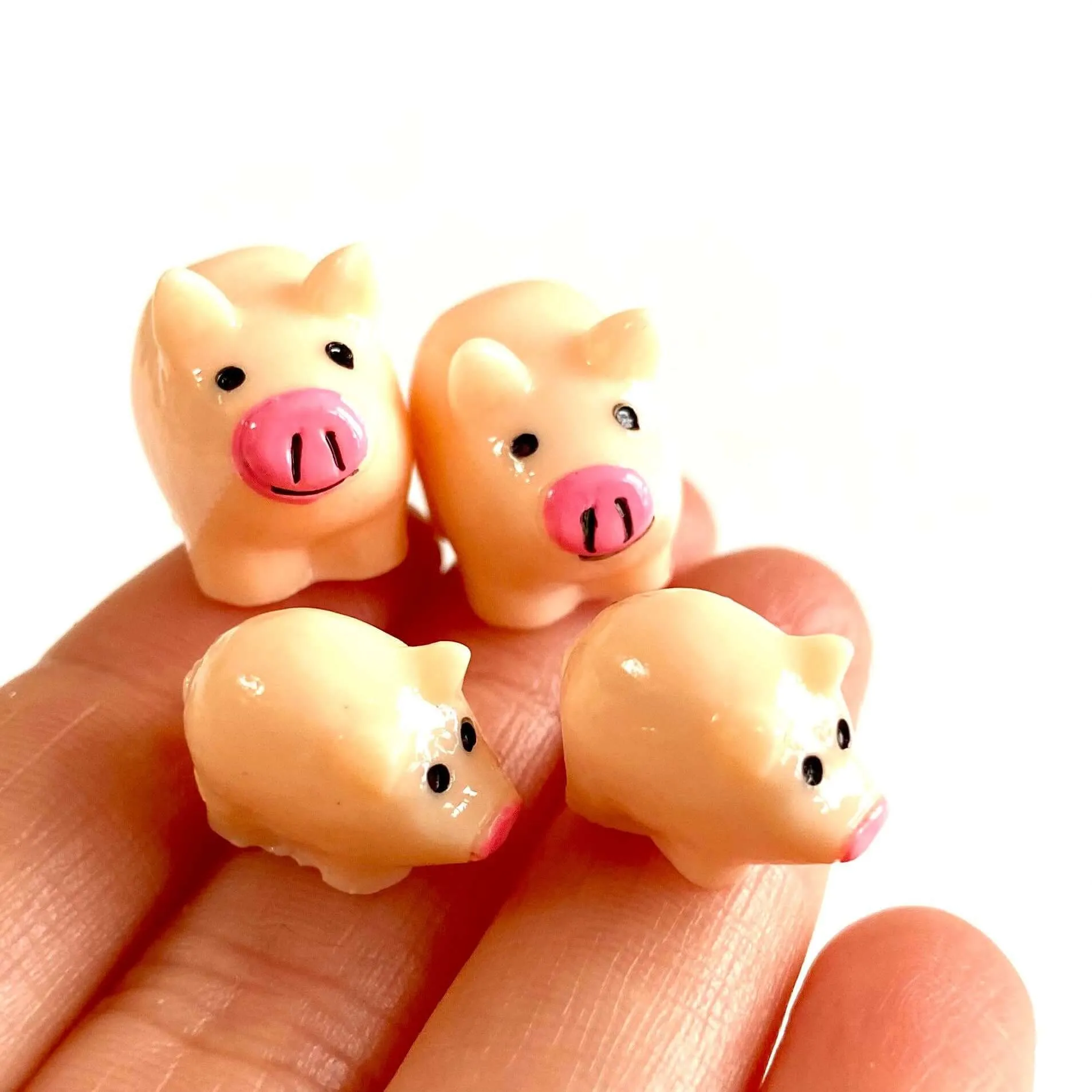 Mini pig figures