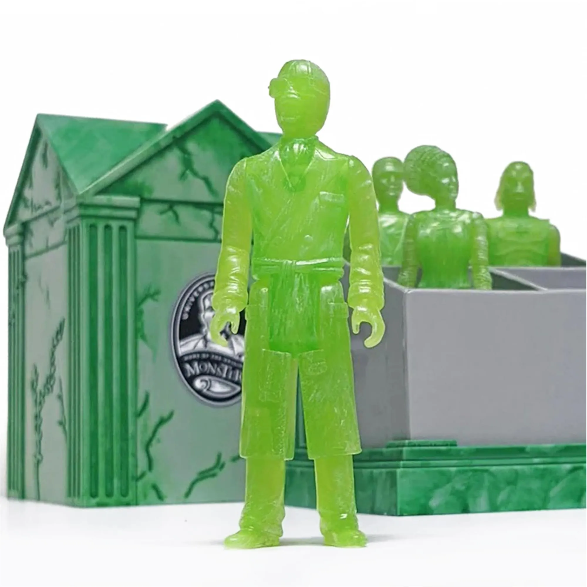 Universal Monsters Haunted Crypt (Glow In The Dark Edition) ReAction Figure Set